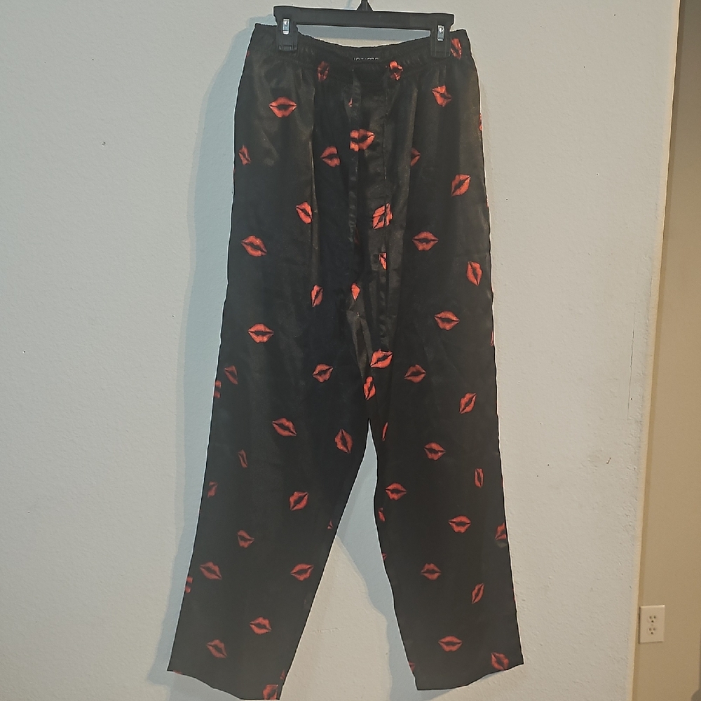 Intimo Black Pants with Red Lip Print